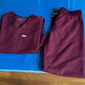 Figs complete scrub set burgundy